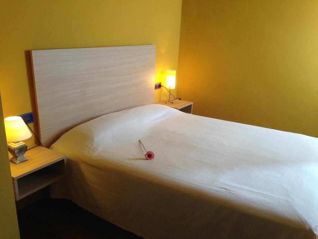 Apartament Can Callis Apartment กัสเตโย เดมปูเรียส ภายนอก รูปภาพ